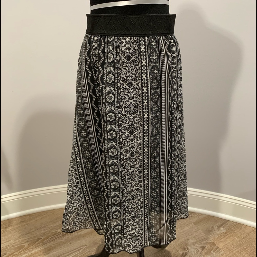 //5 for $20// Lularoe Lola Skirt